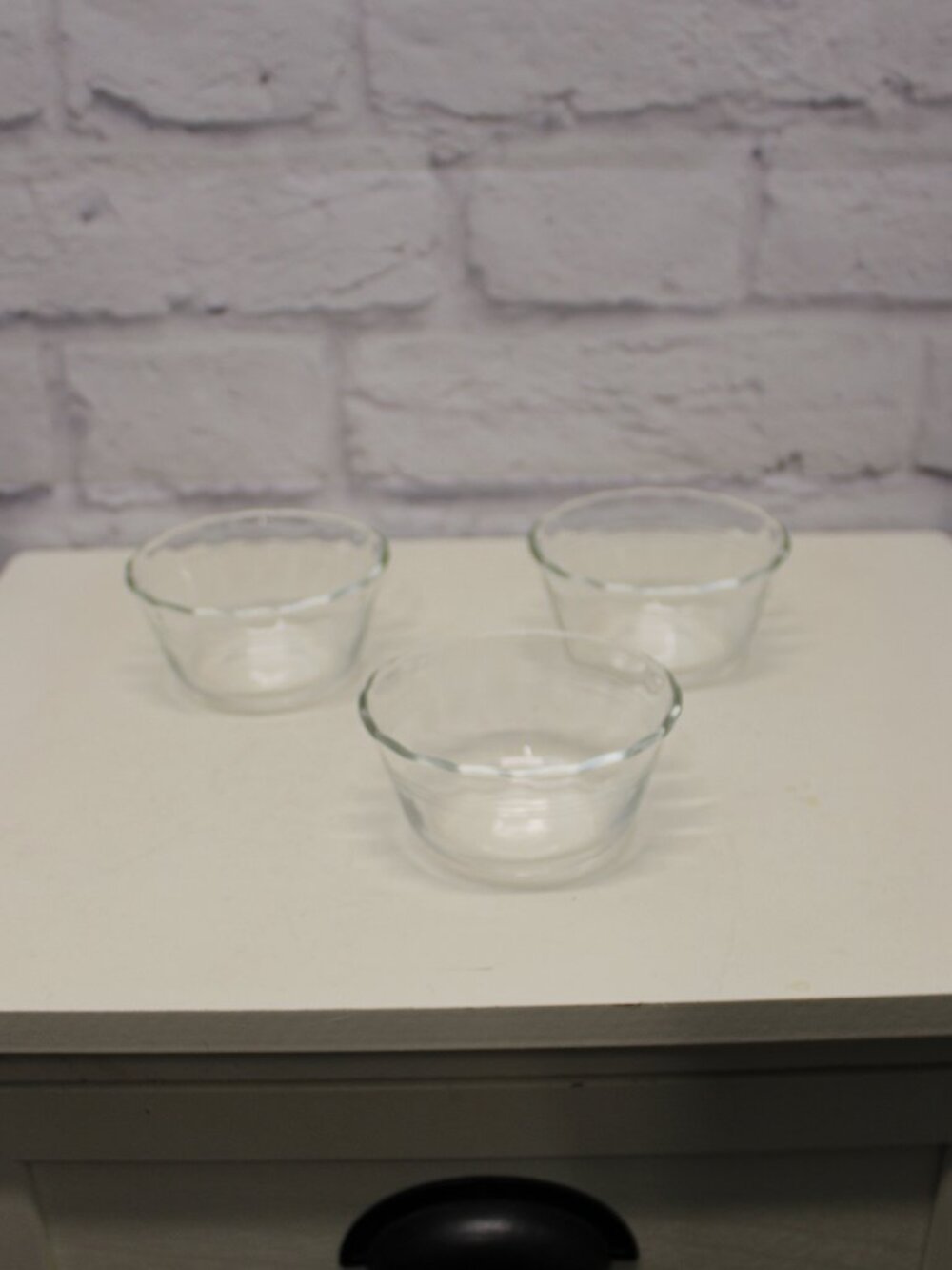 Set of 3 PYREX Clear Glass Dessert Bowls/Custard Cups Scalloped